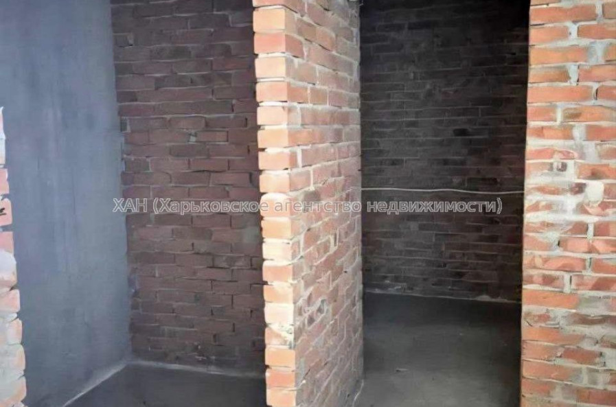 Продам квартиру, Барабашова академика ул. , 4 кім., 208 м², без внутренних работ 