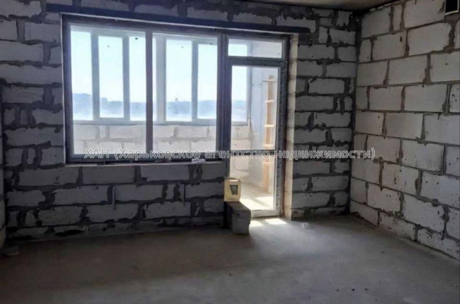 Продам квартиру, Барабашова академика ул. , 4 кім., 208 м², без внутренних работ 