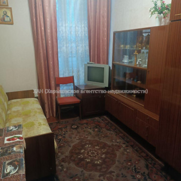 Продам квартиру, 12 Апреля ул. , 2  ком., 25.60 м², косметический ремонт 