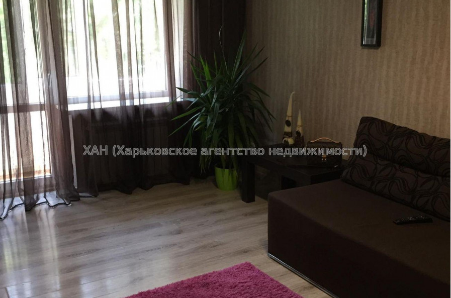 Продам квартиру, 23 Августа ул. , 1  ком., 32 м², капитальный ремонт 