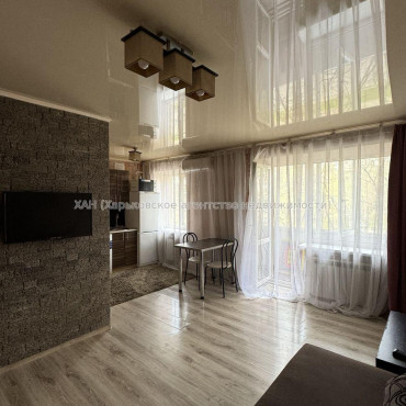 Продам квартиру, 23 Августа ул. , 1  ком., 32 м², капитальный ремонт 