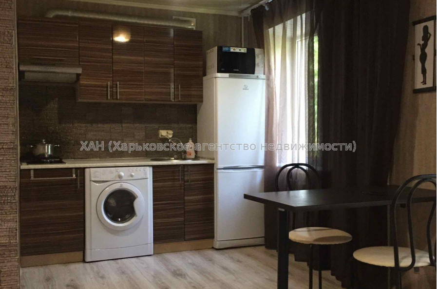 Продам квартиру, 23 Августа ул. , 1  ком., 32 м², капитальный ремонт 