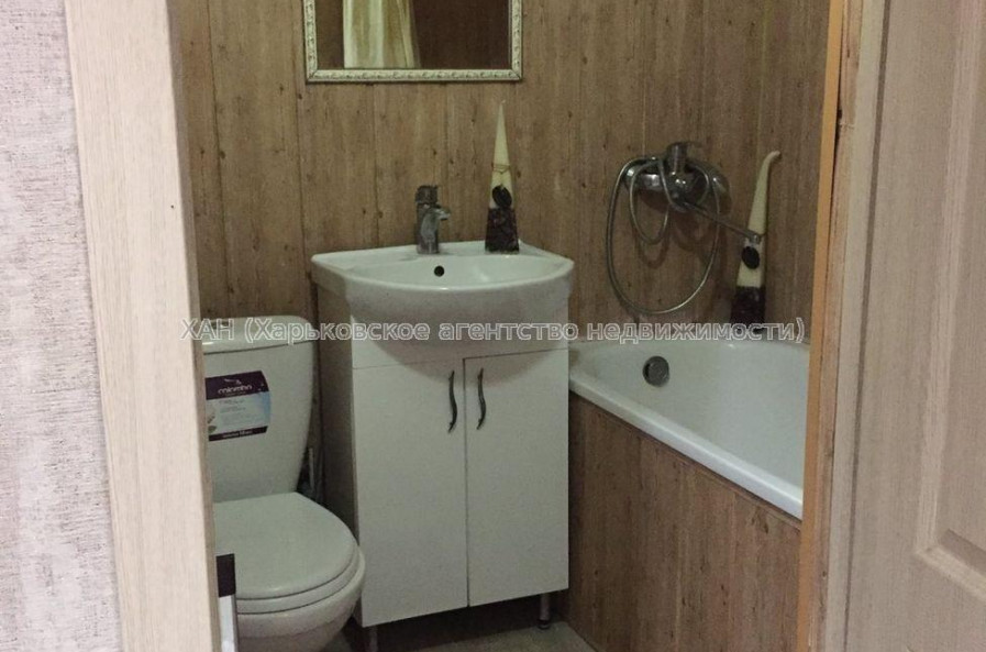 Продам квартиру, 23 Августа ул. , 1  ком., 32 м², капитальный ремонт 