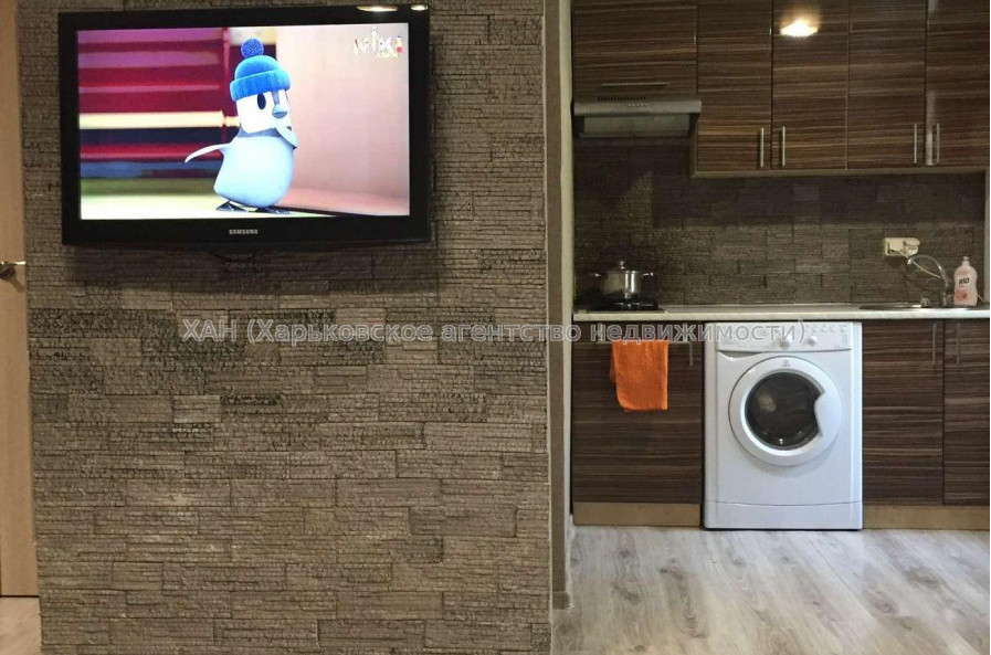 Продам квартиру, 23 Августа ул. , 1  ком., 32 м², капитальный ремонт 