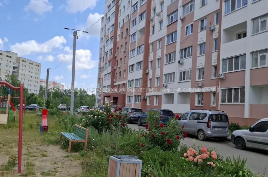 Продам квартиру, Барабашова академика ул. , 1  ком., 33 м², без внутренних работ 