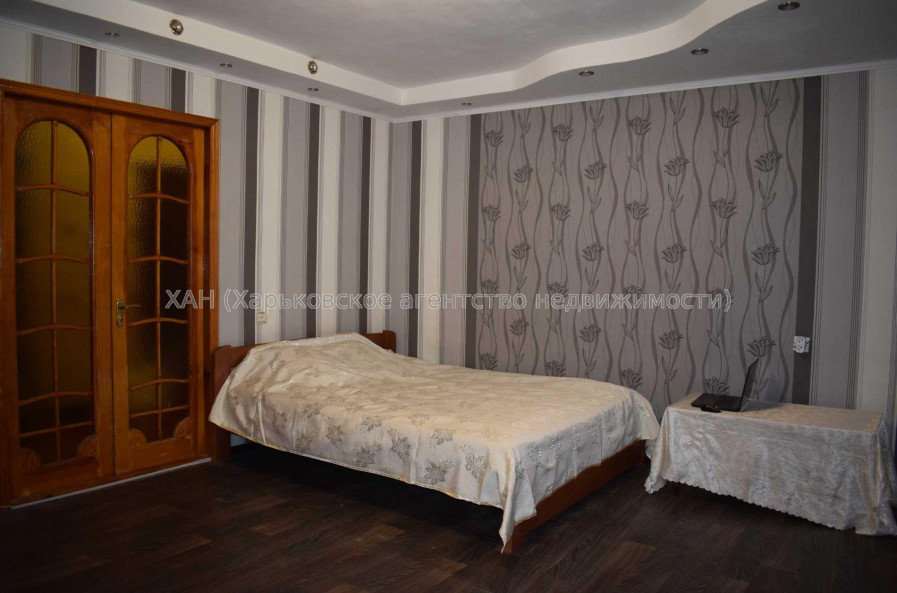 Продам квартиру, Набережный въезд , 2 кім., 52 м², косметический ремонт 