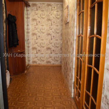 Продам квартиру, Набережный въезд , 2 кім., 52 м², косметический ремонт 