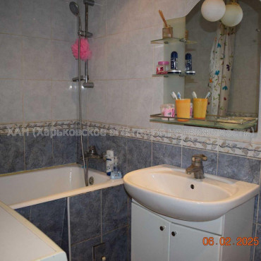 Продам квартиру, Набережный въезд , 2 кім., 52 м², косметический ремонт 