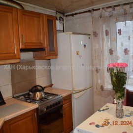 Продам квартиру, Набережный въезд , 2 кім., 52 м², косметический ремонт