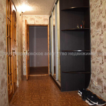 Продам квартиру, Набережный въезд , 2 кім., 52 м², косметический ремонт 