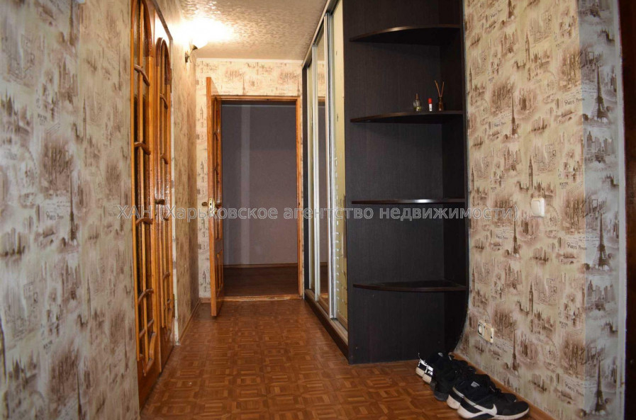 Продам квартиру, Набережный въезд , 2 кім., 52 м², косметический ремонт 