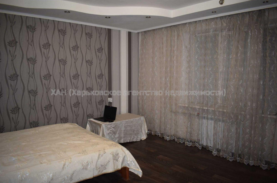 Продам квартиру, Набережный въезд , 2 кім., 52 м², косметический ремонт 