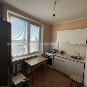 Продам квартиру, Победы просп. , 1  ком., 33 м², косметический ремонт 