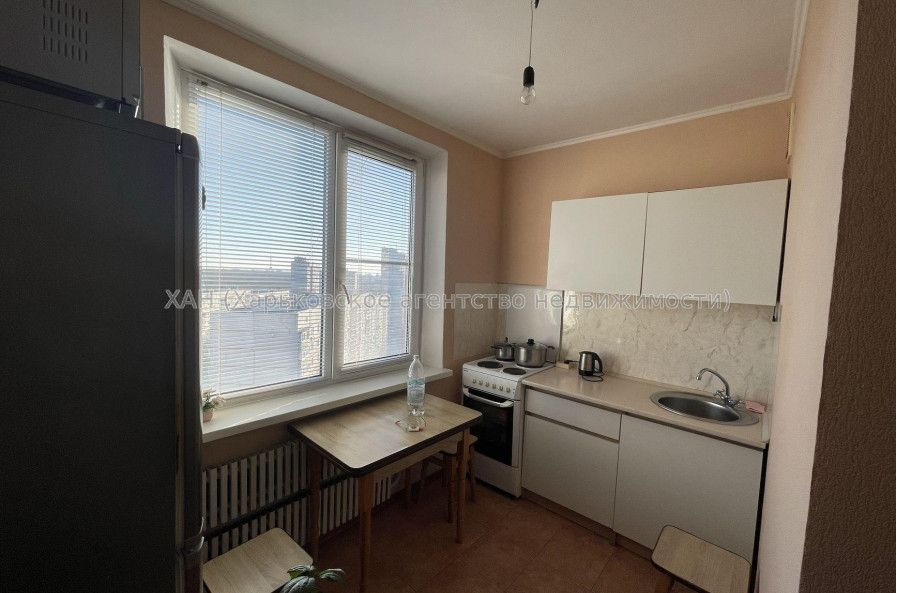 Продам квартиру, Победы просп. , 1  ком., 33 м², косметический ремонт 