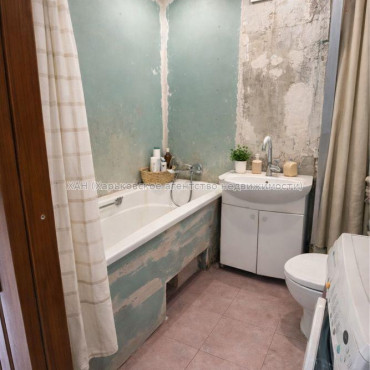 Продам квартиру, Чередниченковский пер. , 3  ком., 66 м², частичный ремонт 