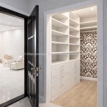 Продам квартиру, Чередниченковский пер. , 3 кім., 66 м², частичный ремонт 