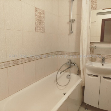 Продам квартиру, Валентиновская ул. , 3 кім., 69.40 м², евроремонт 