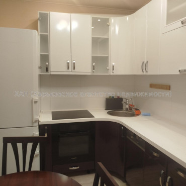 Продам квартиру, Валентиновская ул. , 3 кім., 69.40 м², евроремонт 