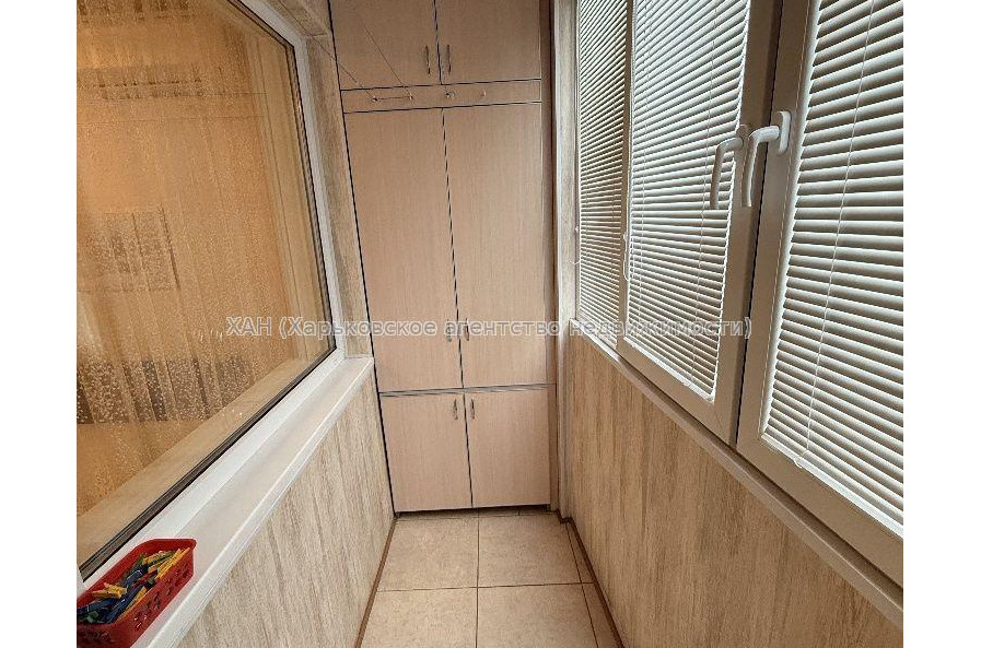 Продам квартиру, Валентиновская ул. , 3 кім., 69.40 м², евроремонт 