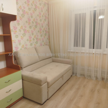 Продам квартиру, Валентиновская ул. , 3 кім., 69.40 м², евроремонт 