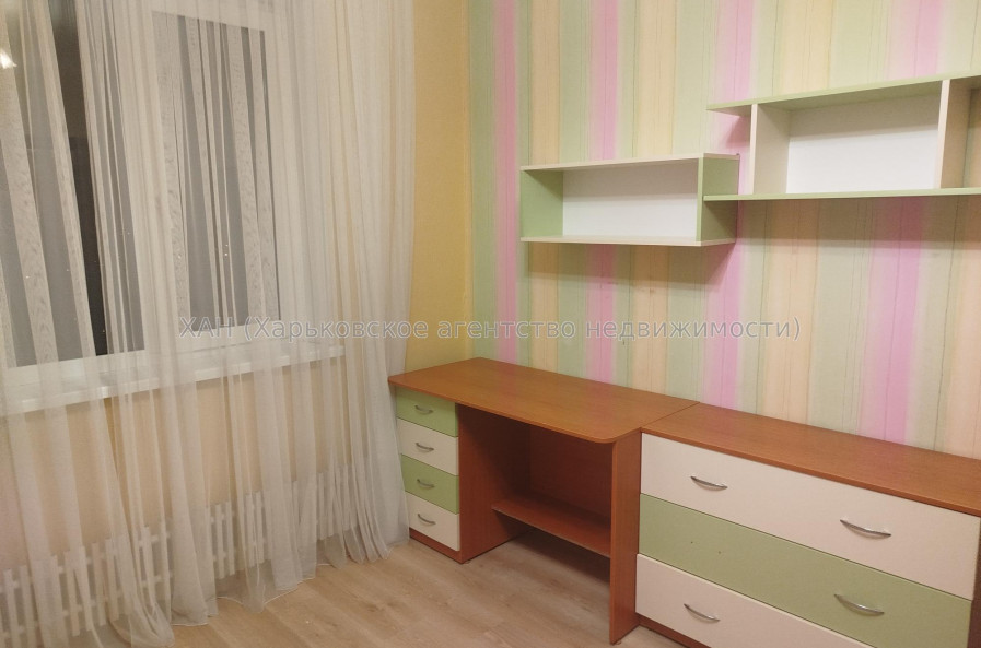 Продам квартиру, Валентиновская ул. , 3 кім., 69.40 м², евроремонт 