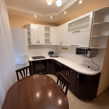 Продам квартиру, Валентиновская ул. , 3 кім., 69.40 м², евроремонт 