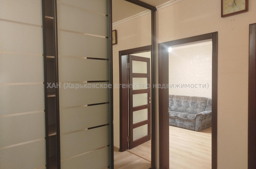 Продам квартиру, Валентиновская ул. , 3 кім., 69.40 м², евроремонт 
