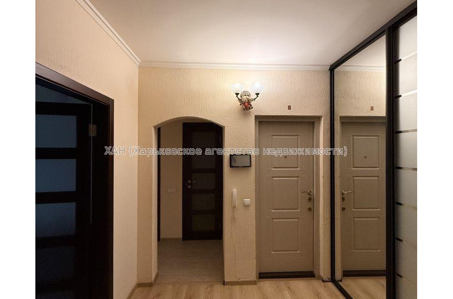 Продам квартиру, Валентиновская ул. , 3 кім., 69.40 м², евроремонт 