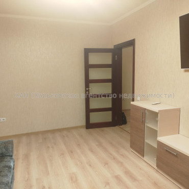 Продам квартиру, Валентиновская ул. , 3 кім., 69.40 м², евроремонт 