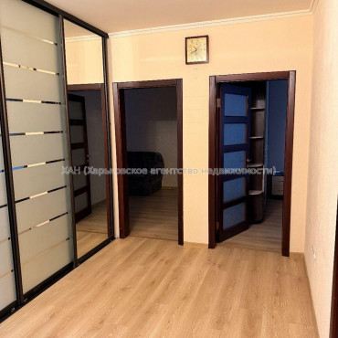 Продам квартиру, Валентиновская ул. , 3 кім., 69.40 м², евроремонт 