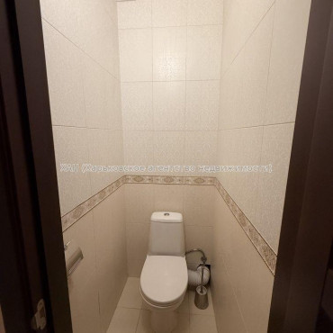 Продам квартиру, Валентиновская ул. , 3 кім., 69.40 м², евроремонт 