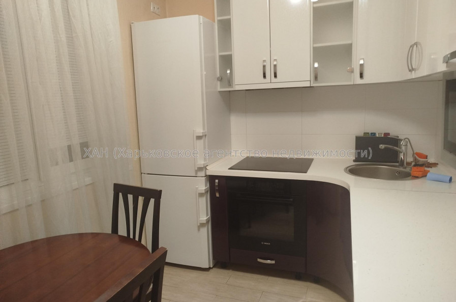 Продам квартиру, Валентиновская ул. , 3 кім., 69.40 м², евроремонт 