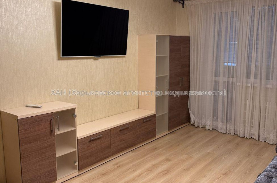 Продам квартиру, Валентиновская ул. , 3 кім., 69.40 м², евроремонт 