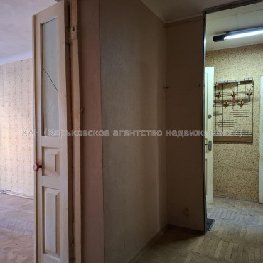 Продам квартиру, Науки просп. , 2  ком., 56.60 м², советский ремонт 