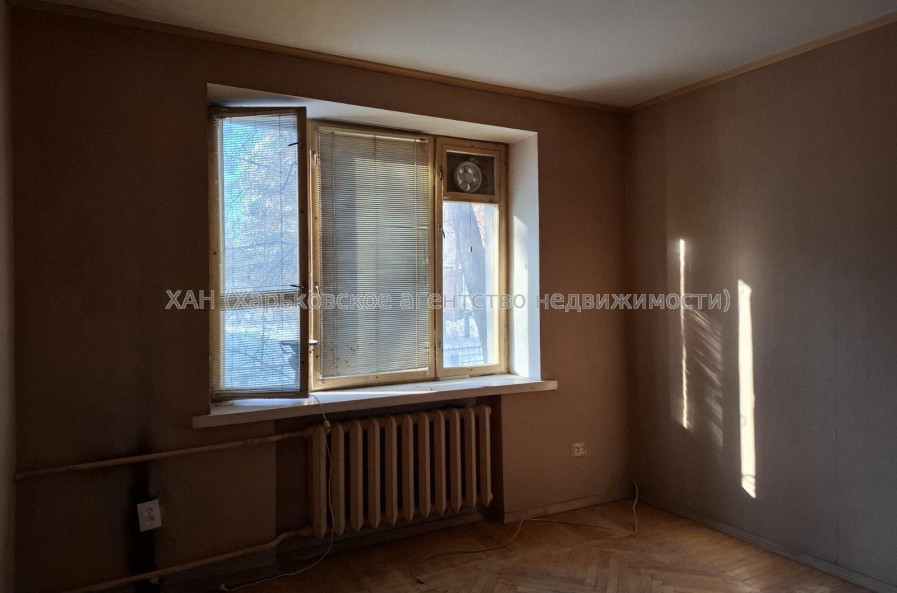 Продам квартиру, Науки просп. , 2  ком., 56.60 м², советский ремонт 