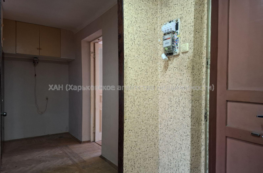 Продам квартиру, Науки просп. , 2  ком., 56.60 м², советский ремонт 
