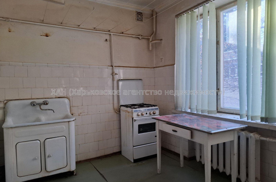 Продам квартиру, Науки просп. , 2  ком., 56.60 м², советский ремонт 