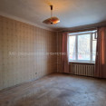 Продам квартиру, Науки просп. , 2  ком., 56.60 м², советский ремонт 
