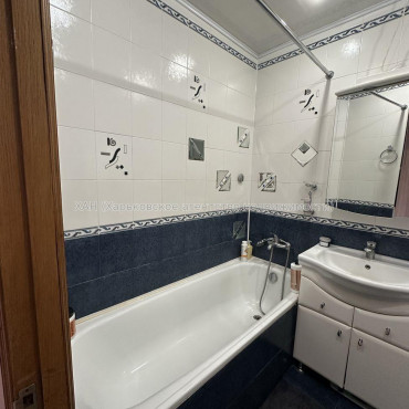 Продам квартиру, Нюрнбергский пер. , 1 кім., 43 м², капитальный ремонт 