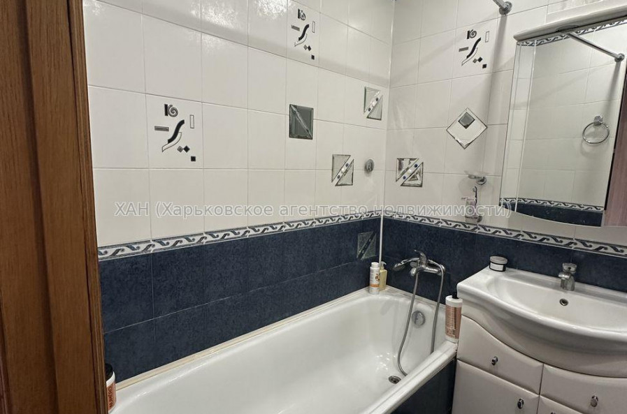 Продам квартиру, Нюрнбергский пер. , 1 кім., 43 м², капитальный ремонт 