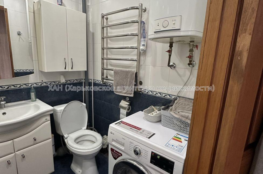 Продам квартиру, Нюрнбергский пер. , 1 кім., 43 м², капитальный ремонт 