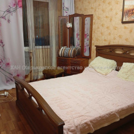 Продам квартиру, Олимпийская ул. , 3 кім., 65 м², косметический ремонт