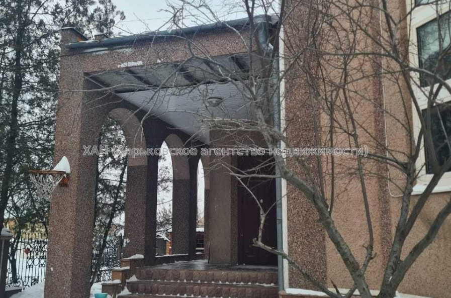 Продам дом, Сосновая ул. , 305 м², 10 сот., капитальный ремонт 