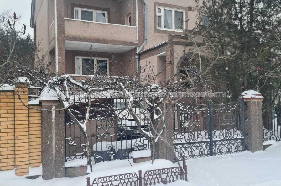 Продам дом, Сосновая ул. , 305 м², 10 сот., капитальный ремонт 