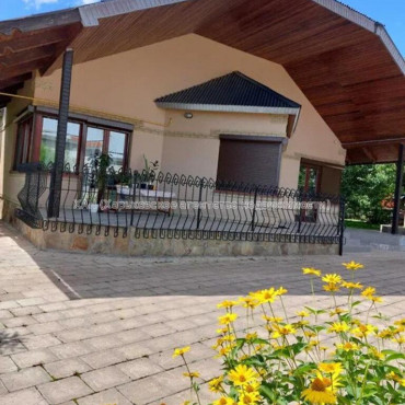 Продам дом, Вербная ул. , 220 м², 10 сот., капитальный ремонт 