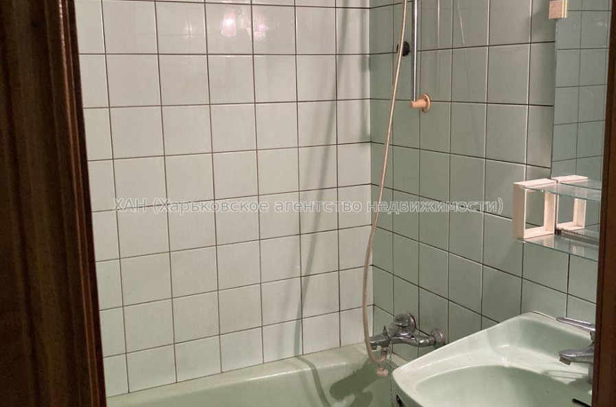 Продам квартиру, 4  ком., 82 м², советский ремонт 