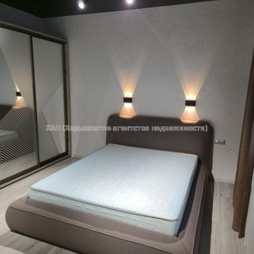 Продам квартиру, 1 кім., 42 м², евроремонт 