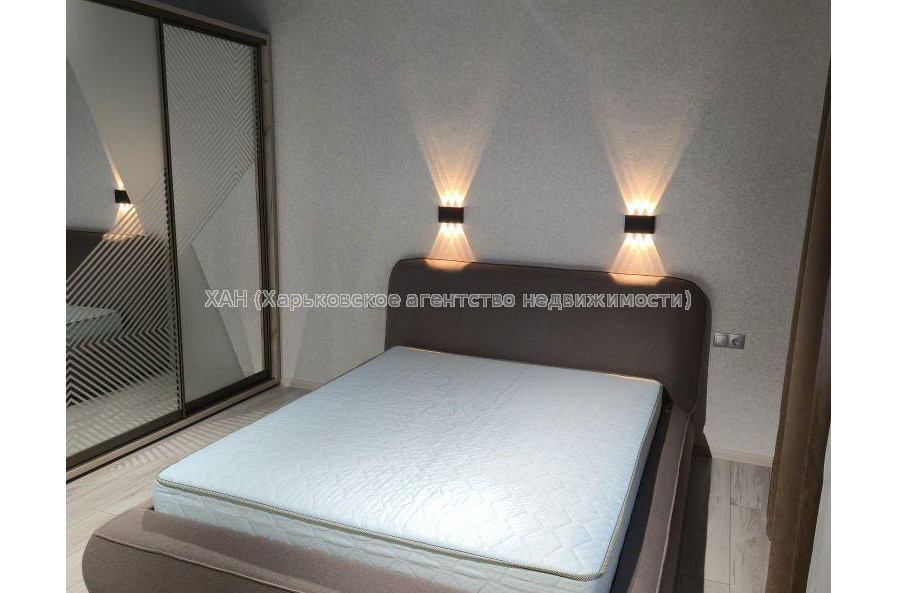 Продам квартиру, 1 кім., 42 м², евроремонт 