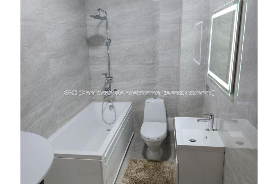 Продам квартиру, 1 кім., 42 м², евроремонт 