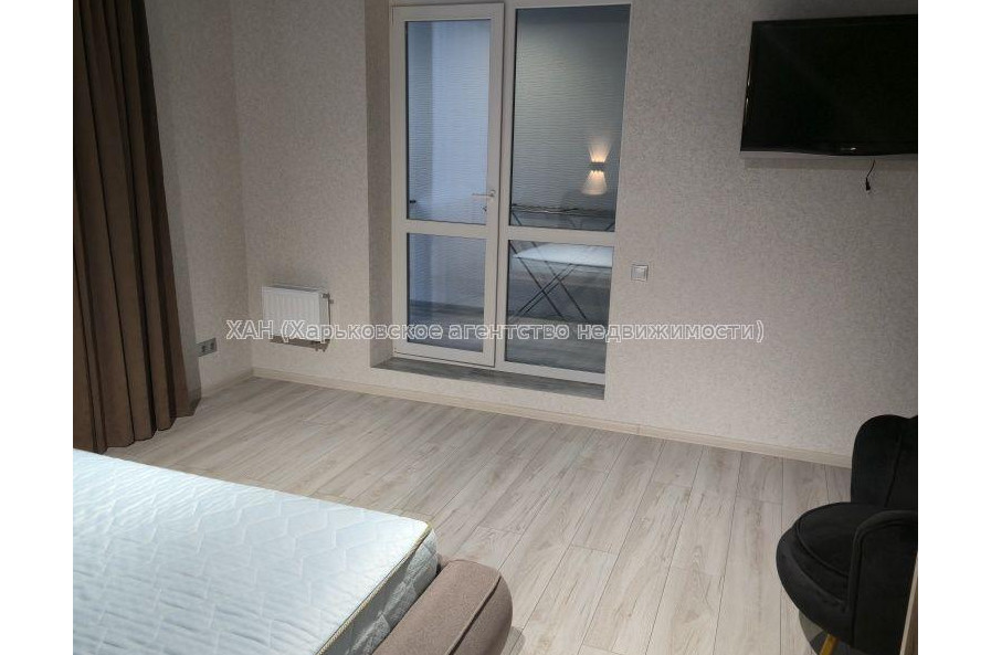 Продам квартиру, 1 кім., 42 м², евроремонт 